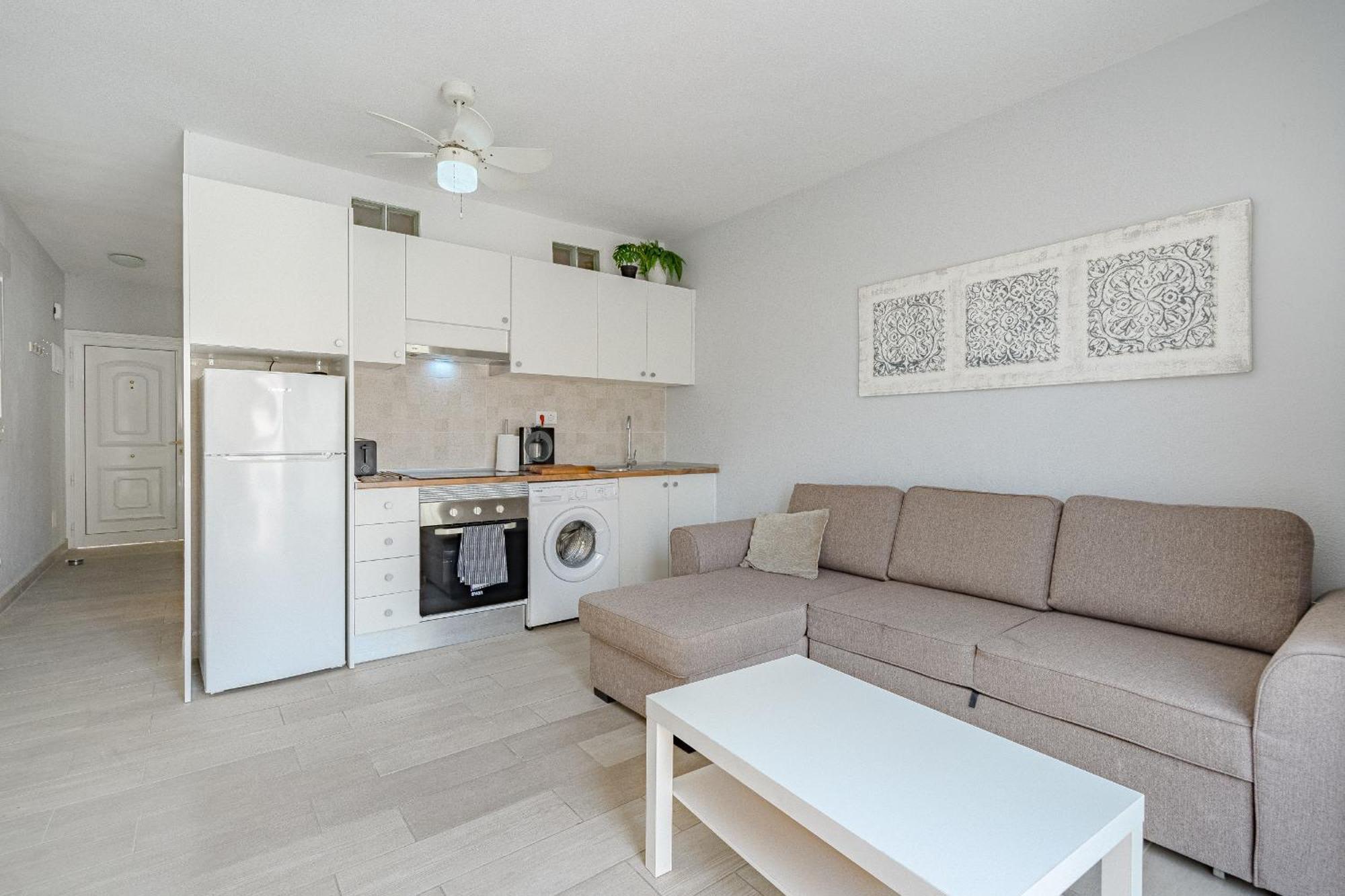 Lovely 1 Bed In K101 *